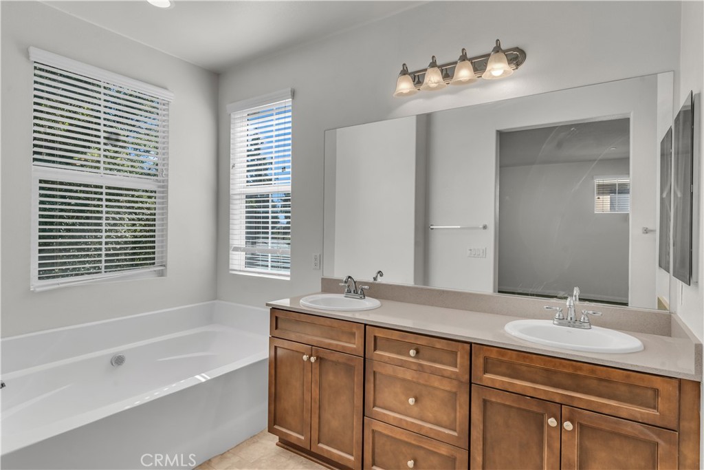 687 South Fillmore Avenue Rialto, CA 92376 - Photo 29 of 34