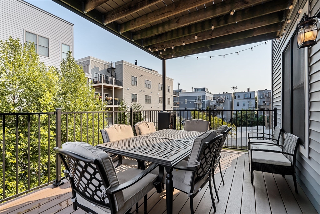 724 East 2nd Street, Unit 2 Boston, MA 02127 - Photo 18 of 31