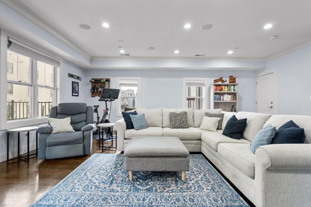 724 East 2nd Street, Unit 2 Boston, MA 02127 - Photo 8 of 31