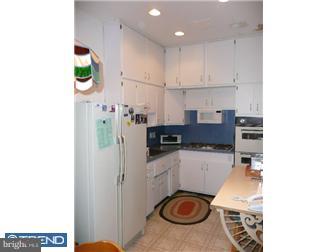 2884 Senak Road Abington, PA 19001 - Photo 3 of 12 Kitchen