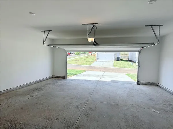 $2,350 | 560 Aberdeen Mdw Lane, Acworth, GA 30102