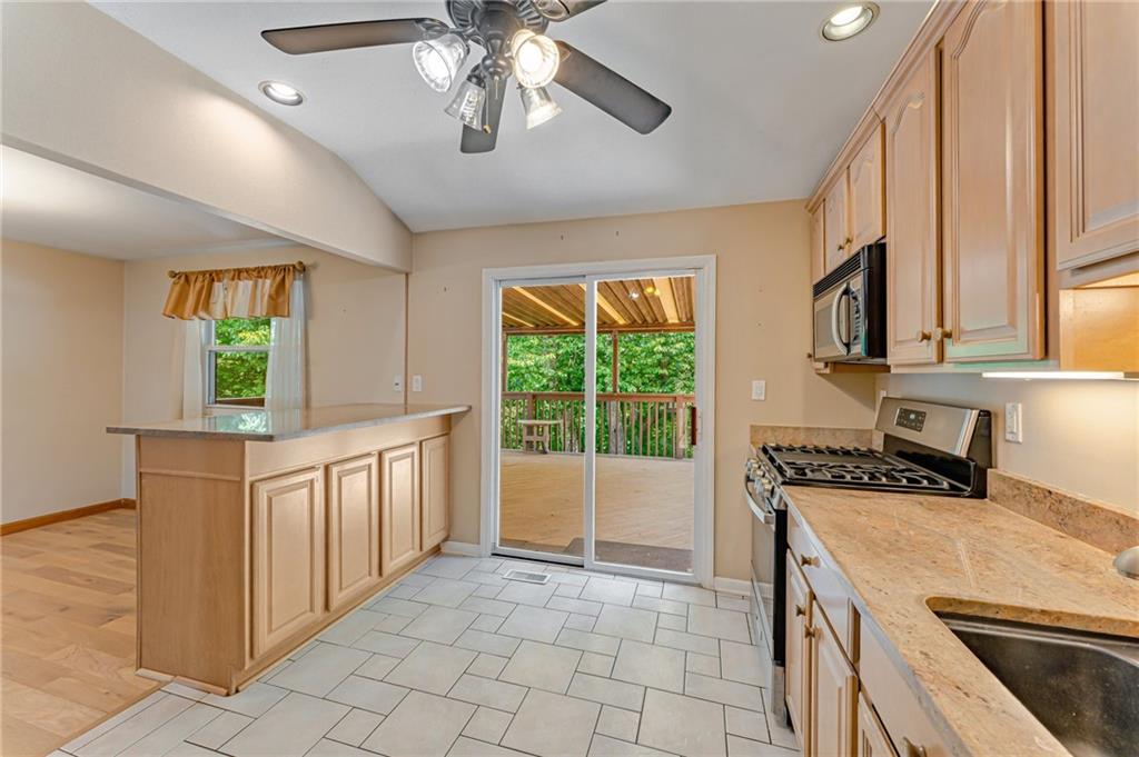 124 Ridgeview Drive Monroeville, PA 15146 - Photo 9 of 32 Gallery Image 9