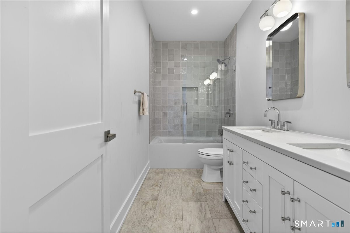 79 Thorpe Street, Unit 79 Fairfield, CT 06824 - Photo 18 of 40