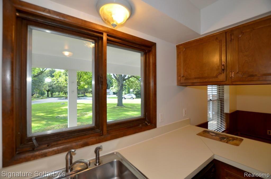 5320 Echo Road Bloomfield Hills, MI 48302 - Photo 39 of 71 kitchen6.jpg