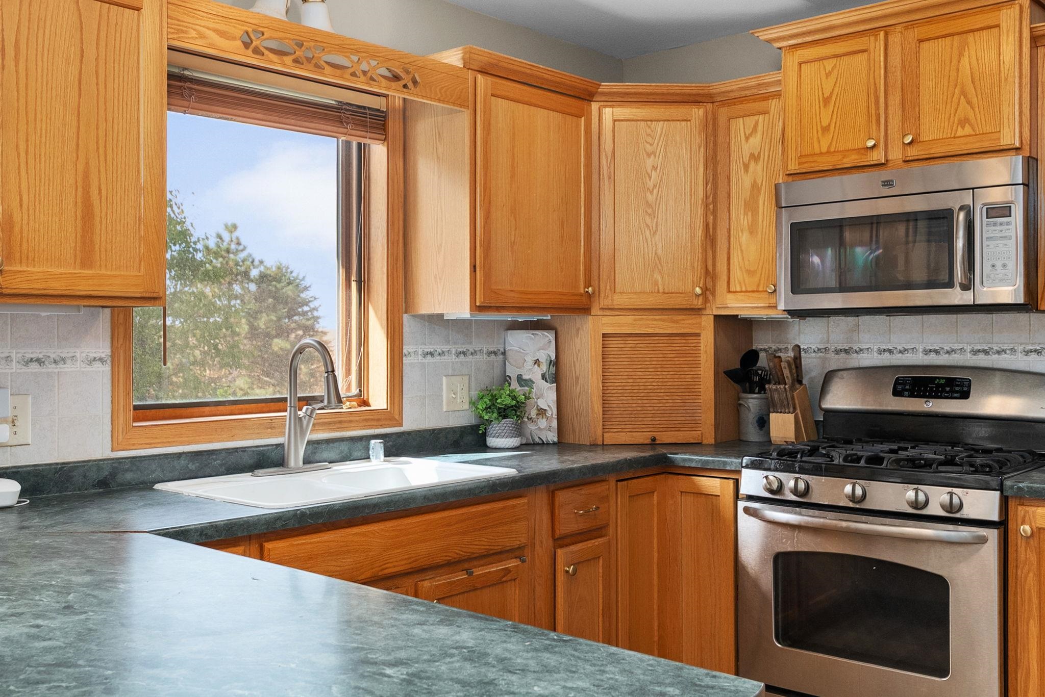 6707 Twin Lane Road Sun Prairie, WI 53590 - Photo 15 of 57