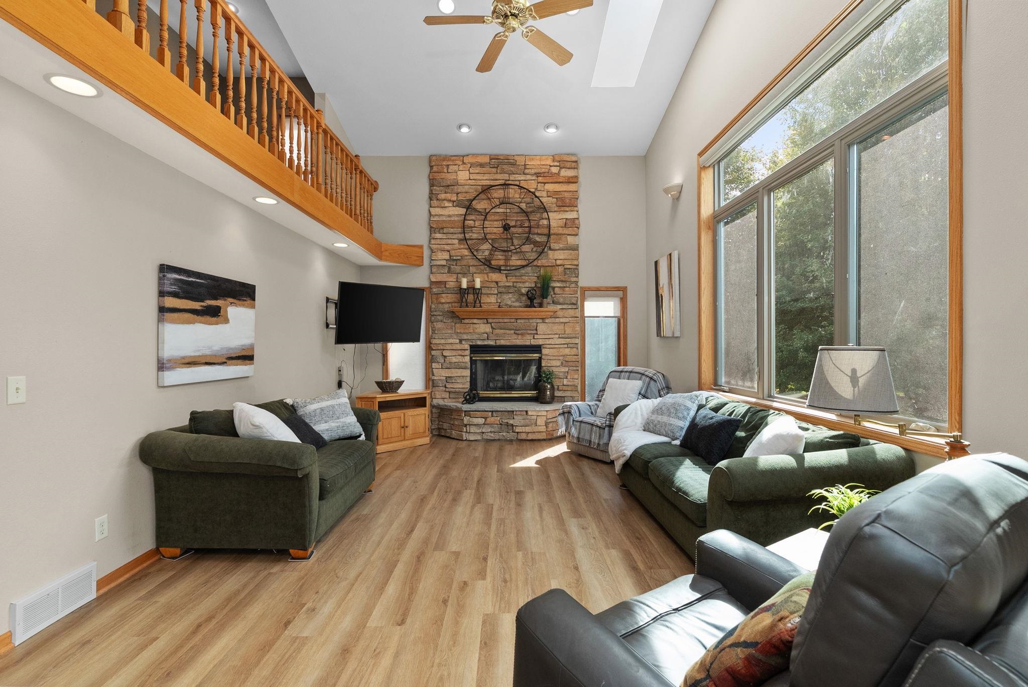 6707 Twin Lane Road Sun Prairie, WI 53590 - Photo 8 of 57