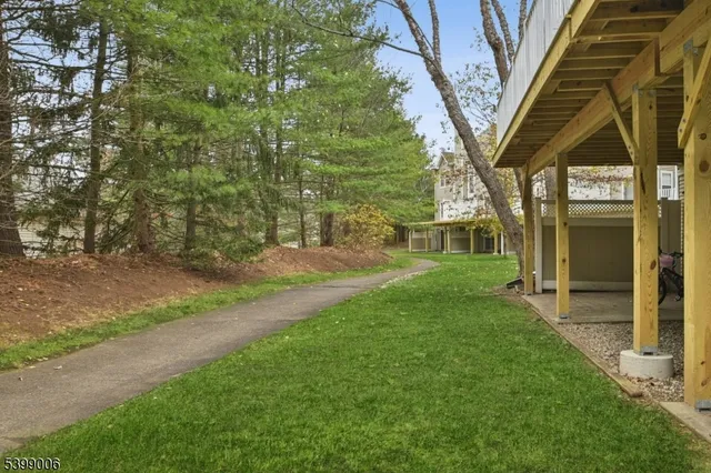 a view of a yard in front of house