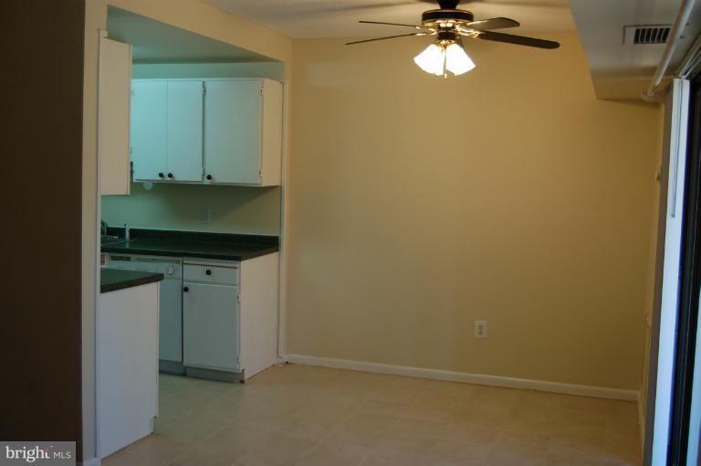 11629 Stoneview Square, Unit 79/2B Reston, VA 20191 - Photo 9 of 10 Dining Room