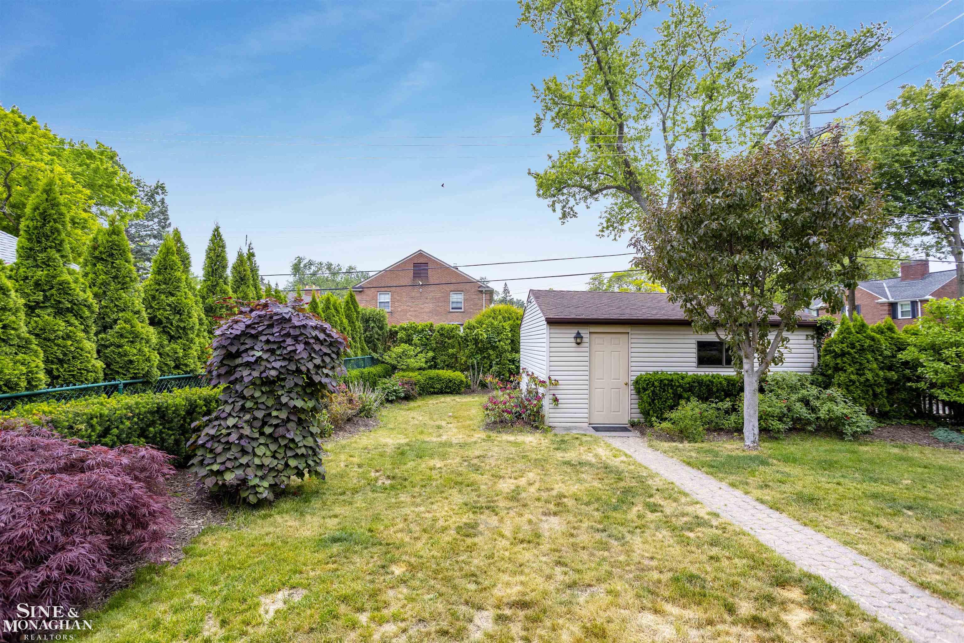 293 Moran Road Grosse Pointe, MI 48236 - Photo 36 of 41 50112012-35.JPG