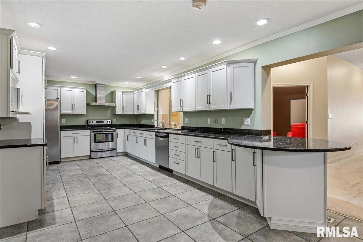 1013 East Lake Shore Drive Springfield, IL 62712 - Photo 19 of 82