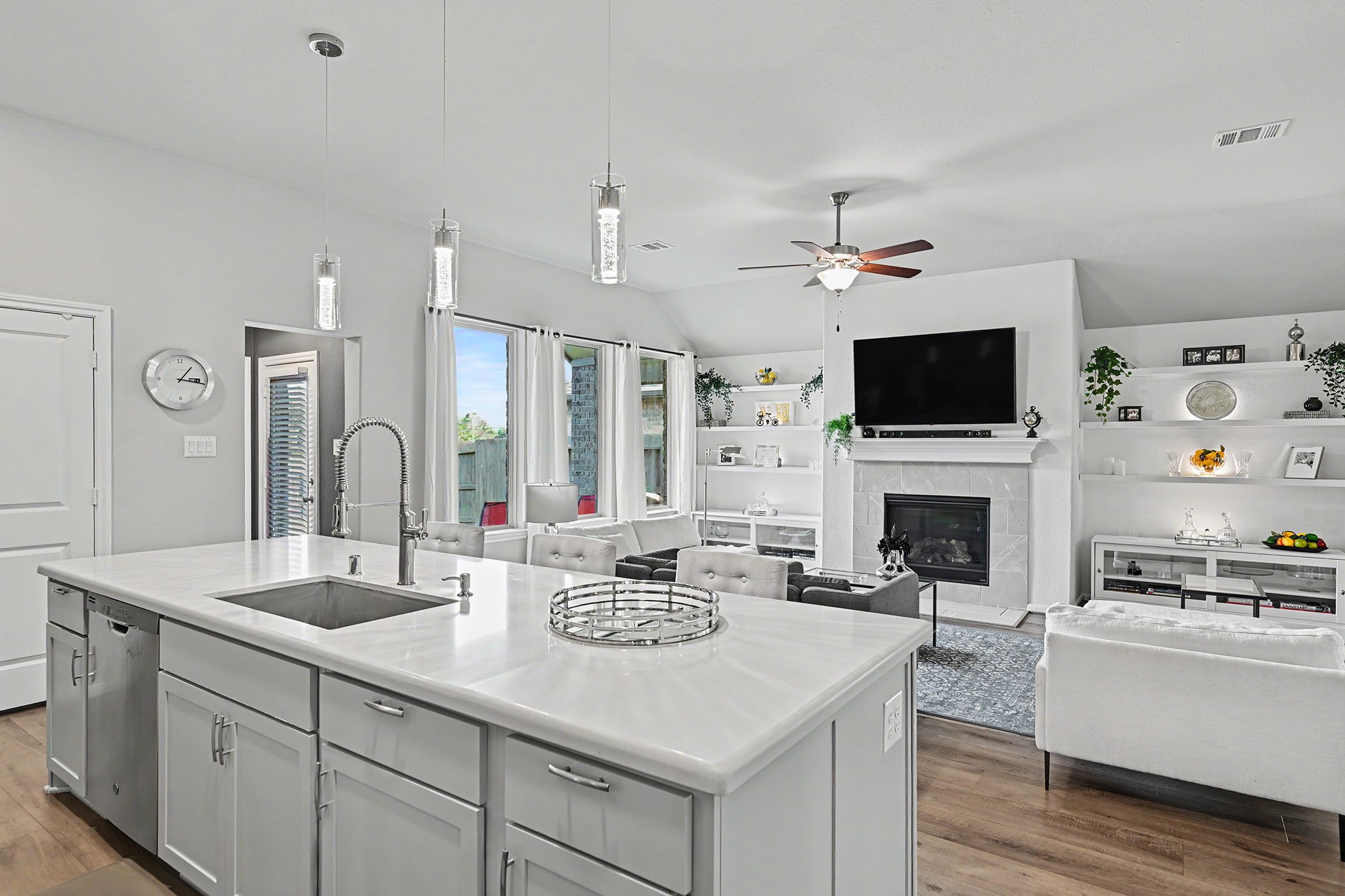 2735 Broad Reach Road Manvel, TX 77578 - Photo 13 of 37 Gallery Image 13