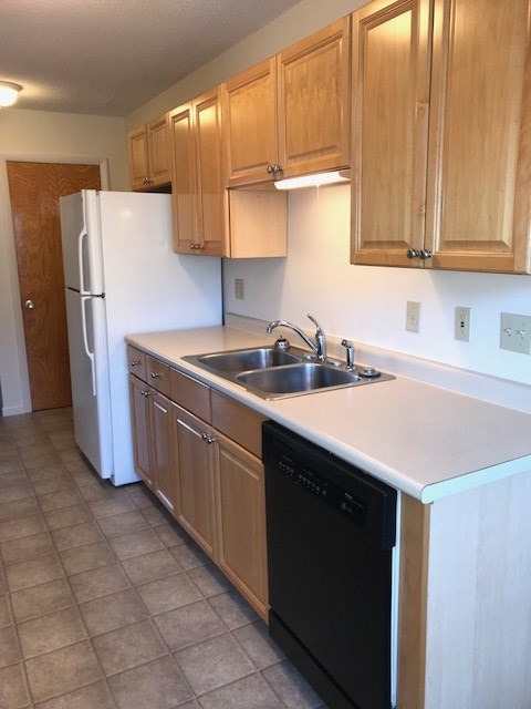 89 Winnacunnet Road, Unit 4 Hampton, NH 03842 - Photo 3 of 19