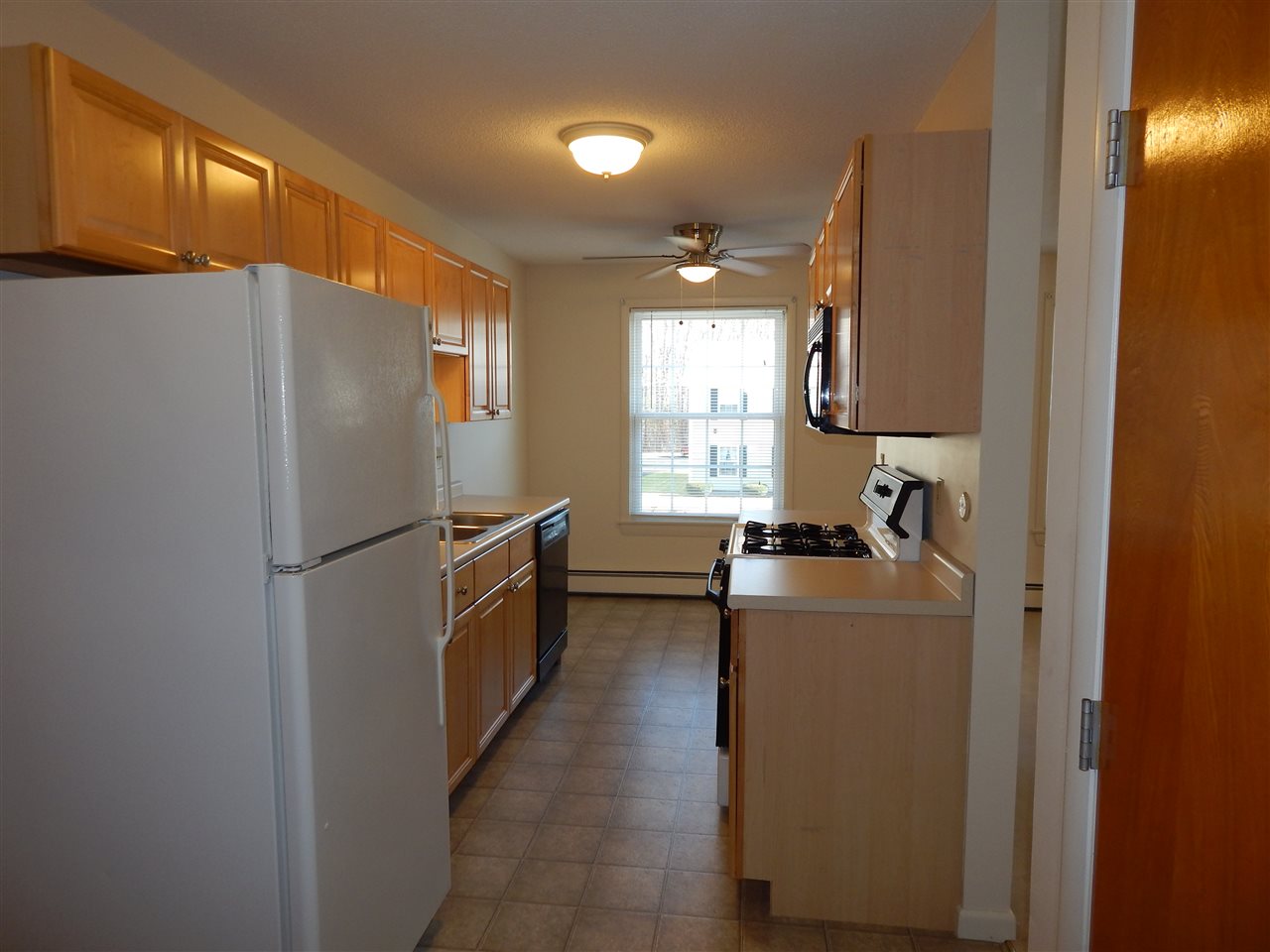 89 Winnacunnet Road, Unit 4 Hampton, NH 03842 - Photo 6 of 19