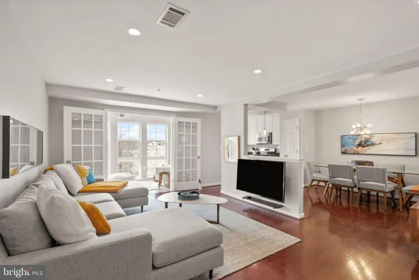 $510,000 | 4065 South Four Mile Run Drive, Unit 302, Arlington, VA 22204