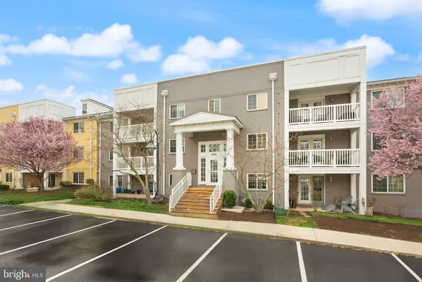 $510,000 | 4065 South Four Mile Run Drive, Unit 302, Arlington, VA 22204