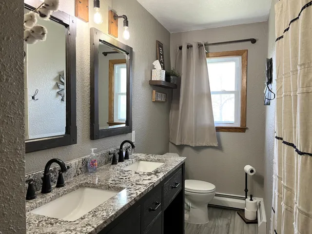 $269,900 | 2250 18th Avenue, Windom, MN 56101