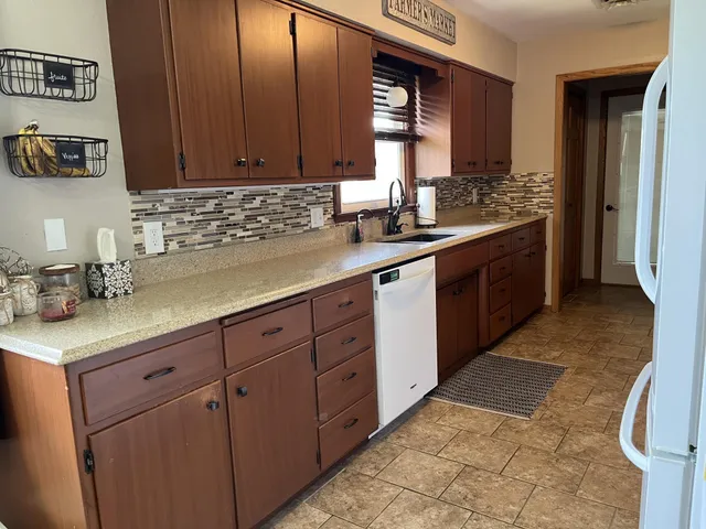 $269,900 | 2250 18th Avenue, Windom, MN 56101