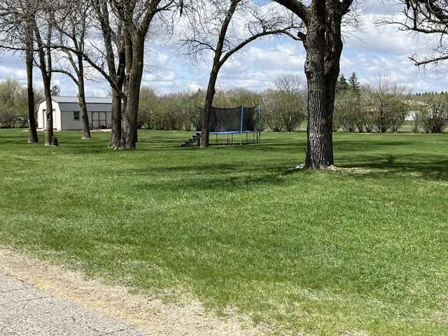 $269,900 | 2250 18th Avenue, Windom, MN 56101