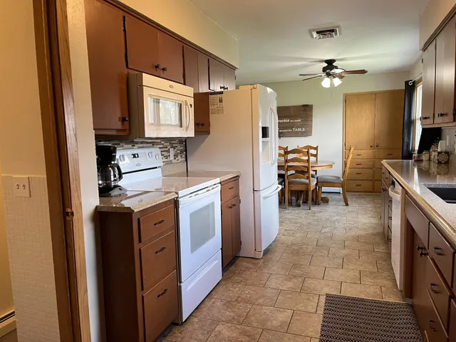 $269,900 | 2250 18th Avenue, Windom, MN 56101