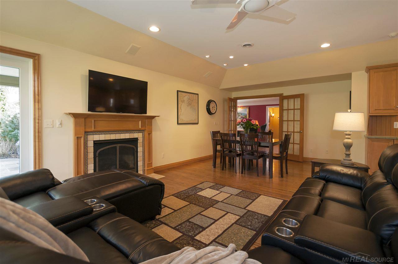 294 Stephens Road Grosse Pointe Farms, MI 48236 - Photo 8 of 42