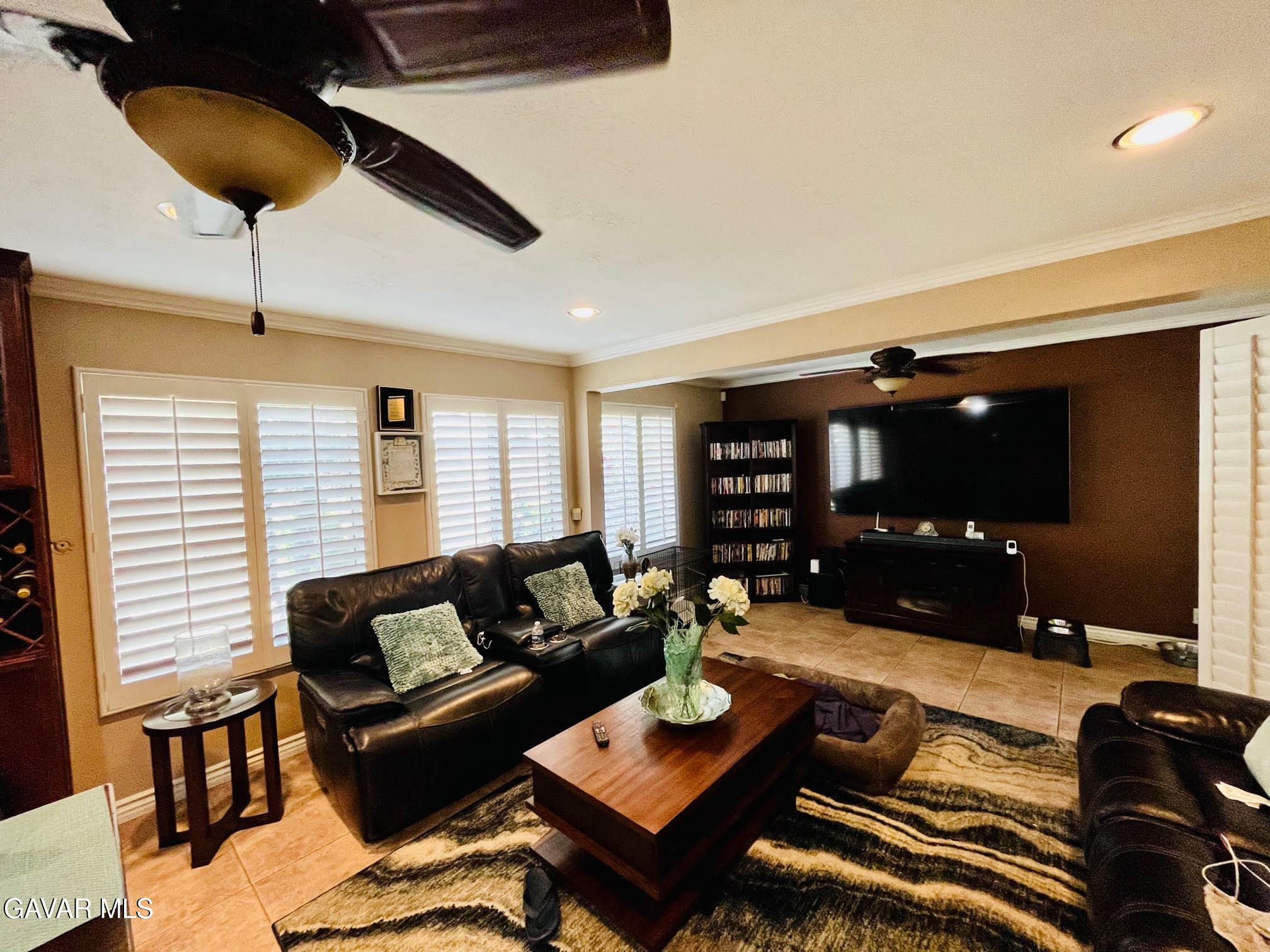 21945 Centurion Way Santa Clarita, CA 91350 - Photo 7 of 26 cent.19