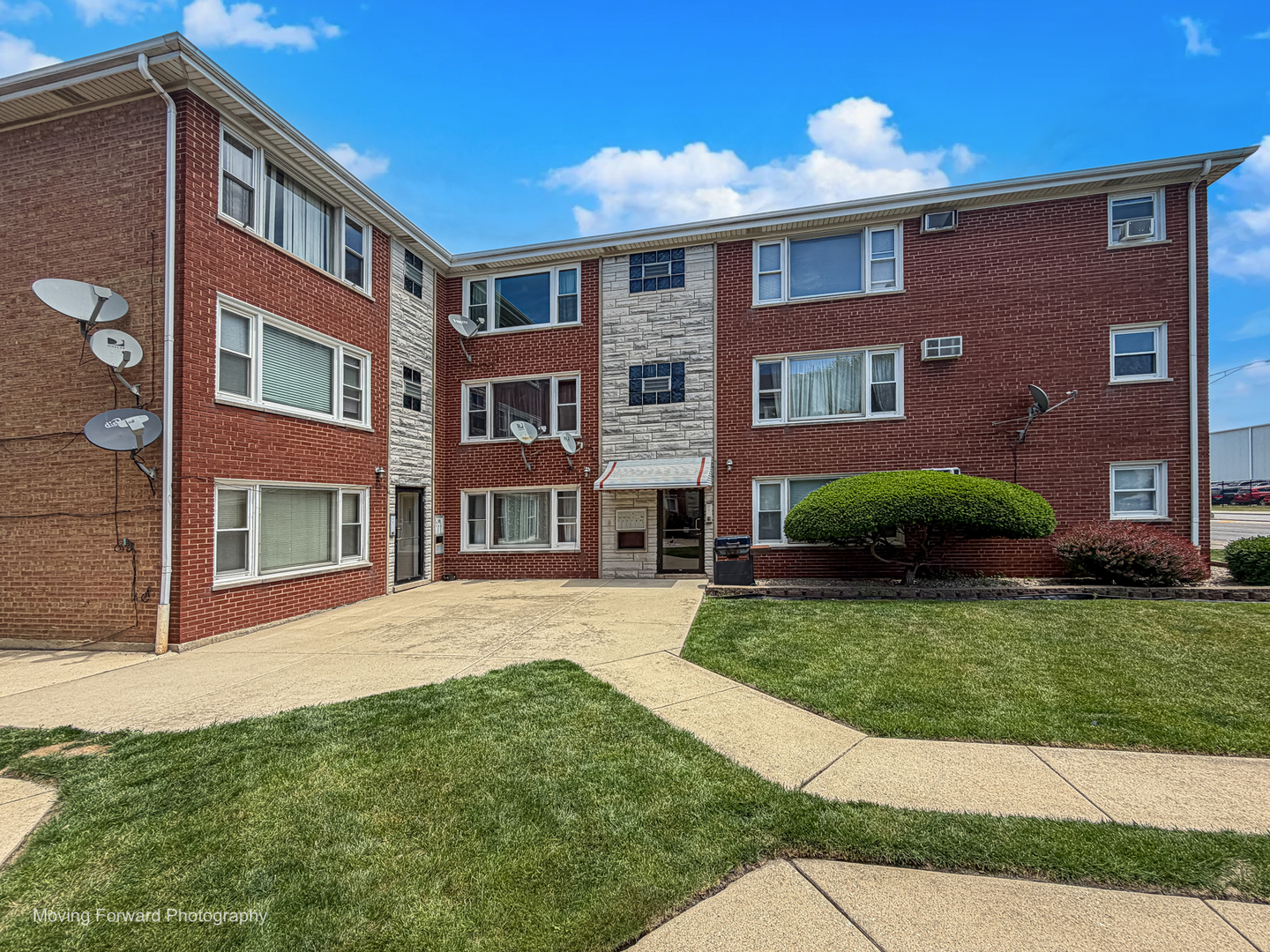 6940 West 65th Street, Unit 3B Chicago, IL 60638 - Photo 1 of 23