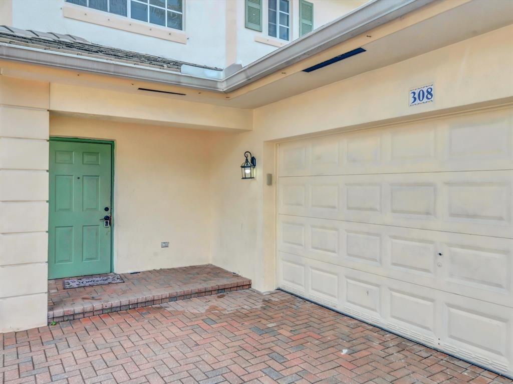 308 Northwest 17th Terrace Pompano Beach, FL 33069 - Photo 43 of 43 a view of an empty room