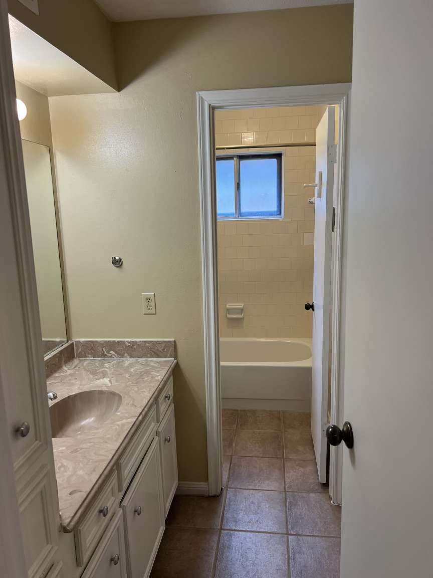 602 Briarclift Lane Baytown, TX 77521 - Photo 10 of 24