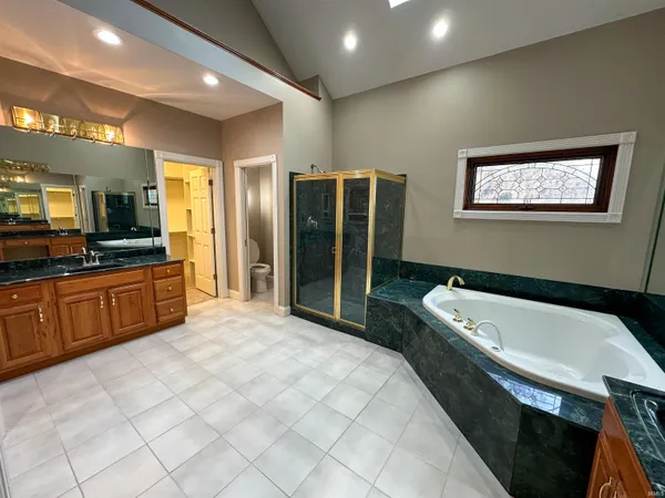 $715,000 | 7966 Lake Terrace Court, Newburgh, IN 47630
