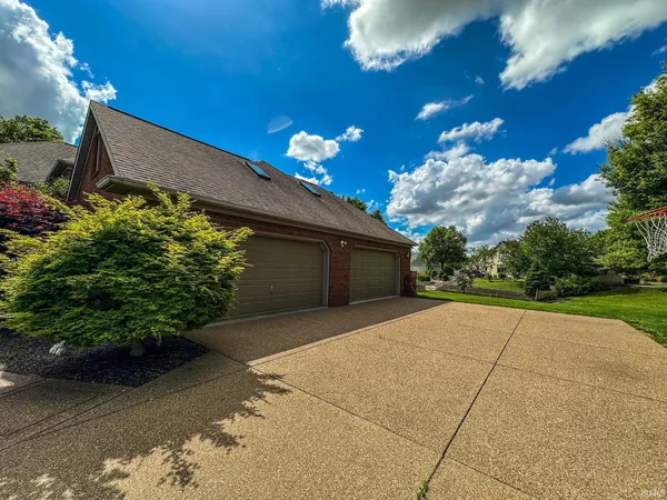 $715,000 | 7966 Lake Terrace Court, Newburgh, IN 47630