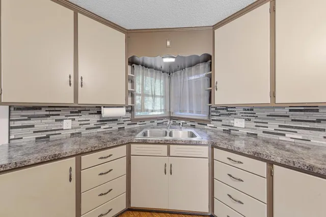 $280,000 | 1450 Lookout Drive, North Mankato, MN 56003