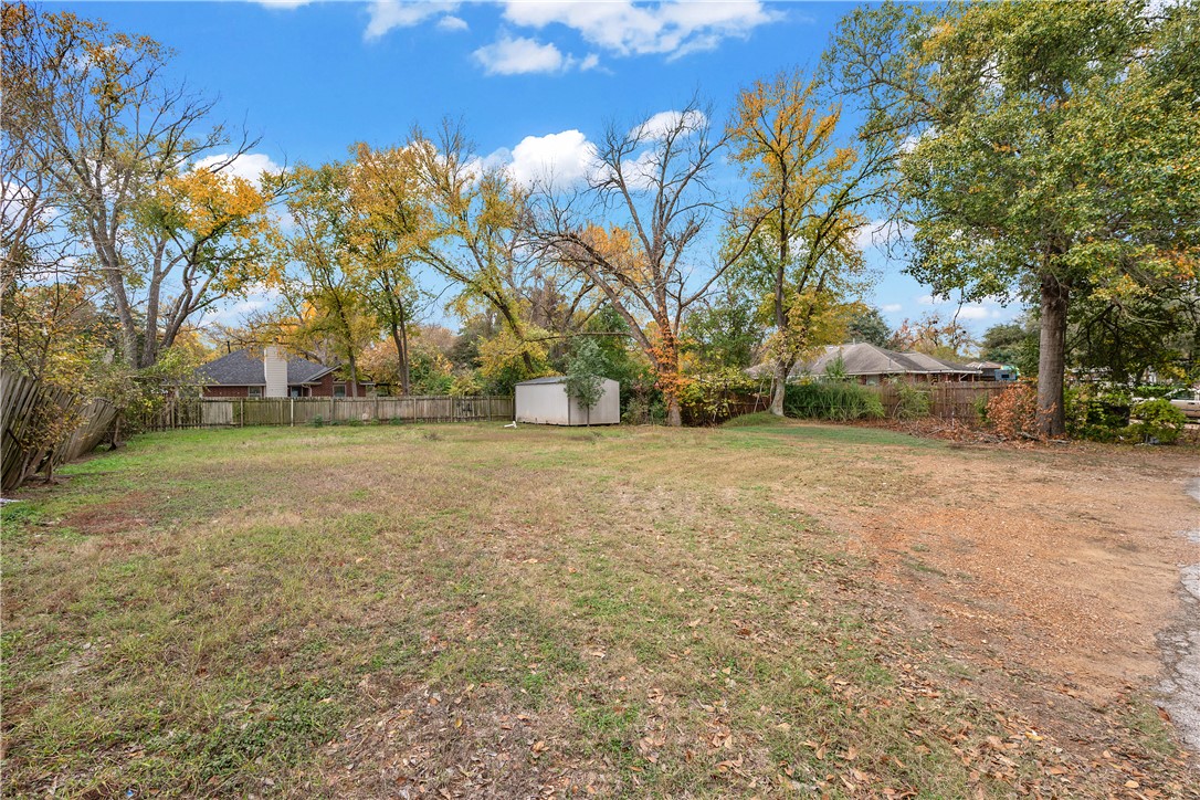 1013 East 26th Street Bryan, TX 77803 - Photo 5 of 8 a view of backyard with green space