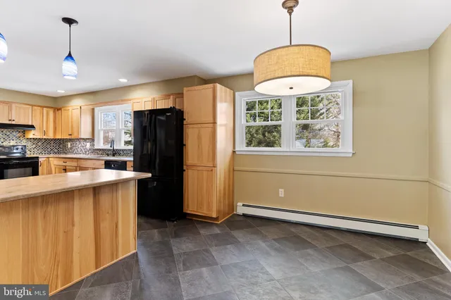 $324,900 | 12 Hickory Place, Camp Hill, PA 17011