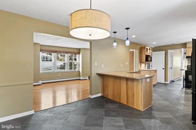 $324,900 | 12 Hickory Place, Camp Hill, PA 17011