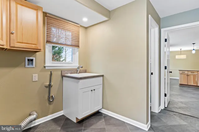 $324,900 | 12 Hickory Place, Camp Hill, PA 17011