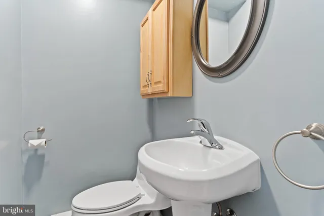 $324,900 | 12 Hickory Place, Camp Hill, PA 17011