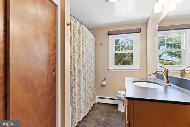 $324,900 | 12 Hickory Place, Camp Hill, PA 17011