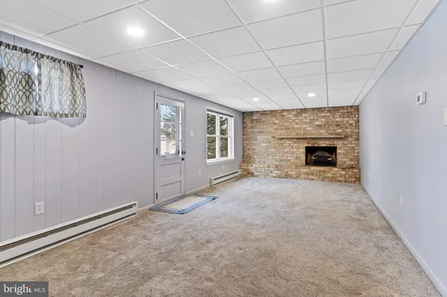 $324,900 | 12 Hickory Place, Camp Hill, PA 17011