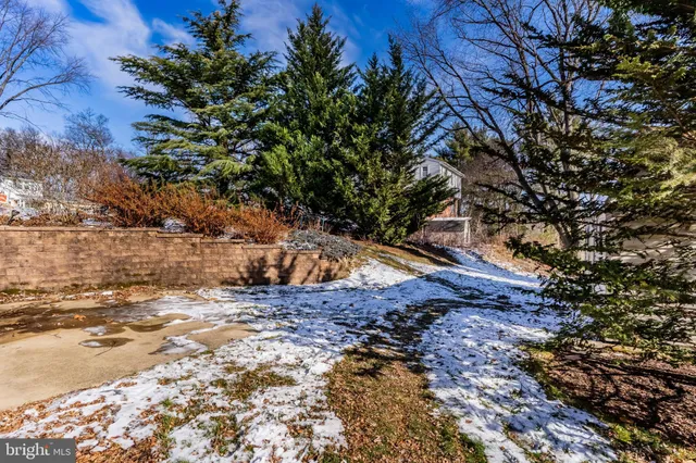 $324,900 | 12 Hickory Place, Camp Hill, PA 17011