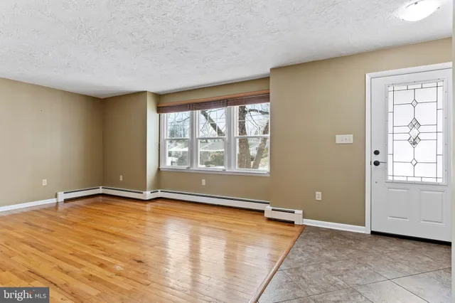 $324,900 | 12 Hickory Place, Camp Hill, PA 17011