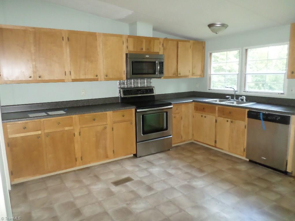 125 Flippin Road Lowgap, NC 27024 - Photo 3 of 11 Gallery Image 3
