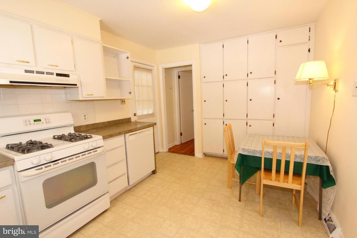 417 Hensley Street Lititz, PA 17543 - Photo 3 of 14