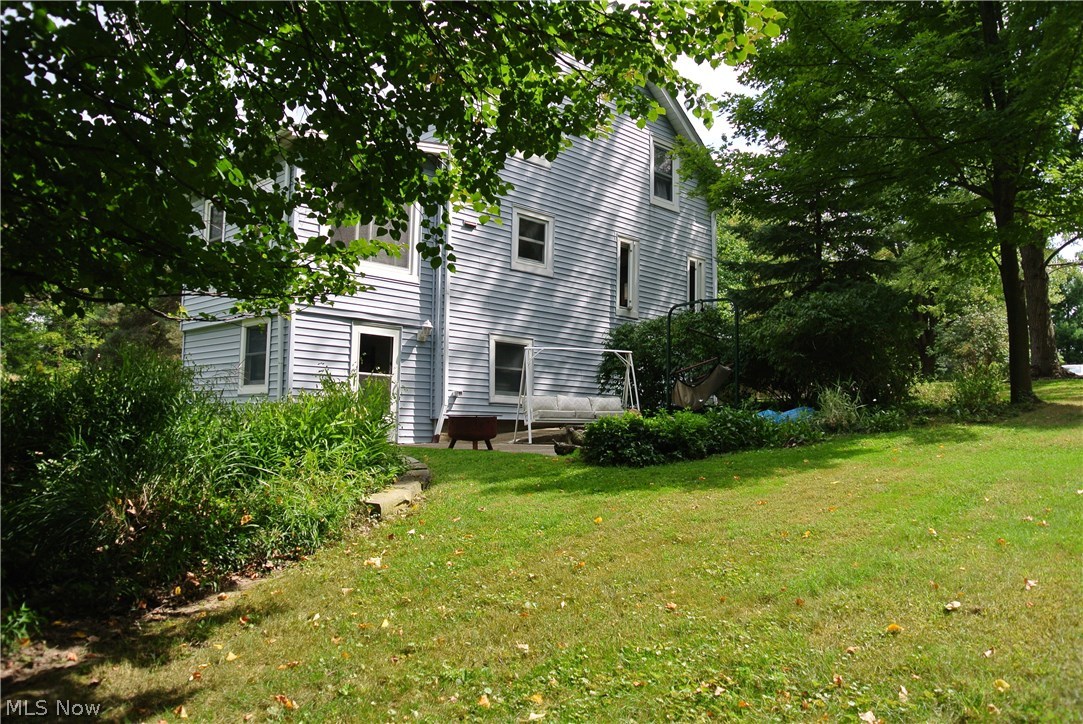 2945 Hillside Road Independence, OH 44131 - Photo 33 of 35 Side of house