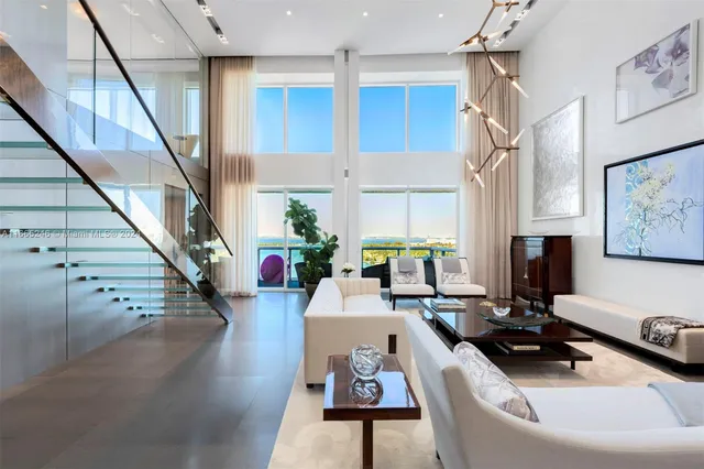 $8,490,000 | 10 Venetian Way, Unit PH2/3, Miami Beach, FL 33139