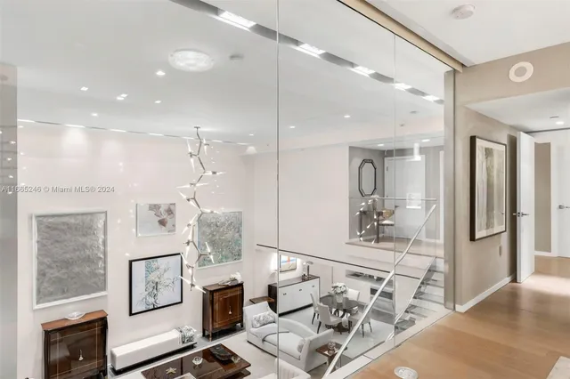 $8,490,000 | 10 Venetian Way, Unit PH2/3, Miami Beach, FL 33139