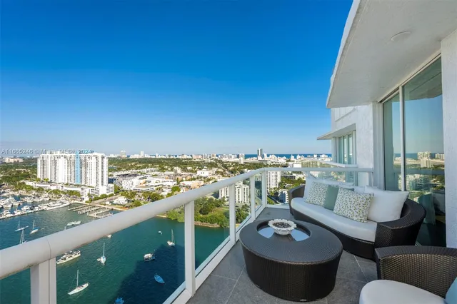 $8,490,000 | 10 Venetian Way, Unit PH2/3, Miami Beach, FL 33139