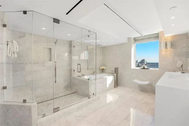 $8,490,000 | 10 Venetian Way, Unit PH2/3, Miami Beach, FL 33139