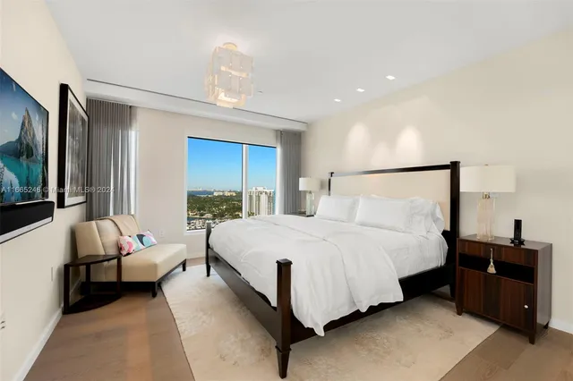 $8,490,000 | 10 Venetian Way, Unit PH2/3, Miami Beach, FL 33139