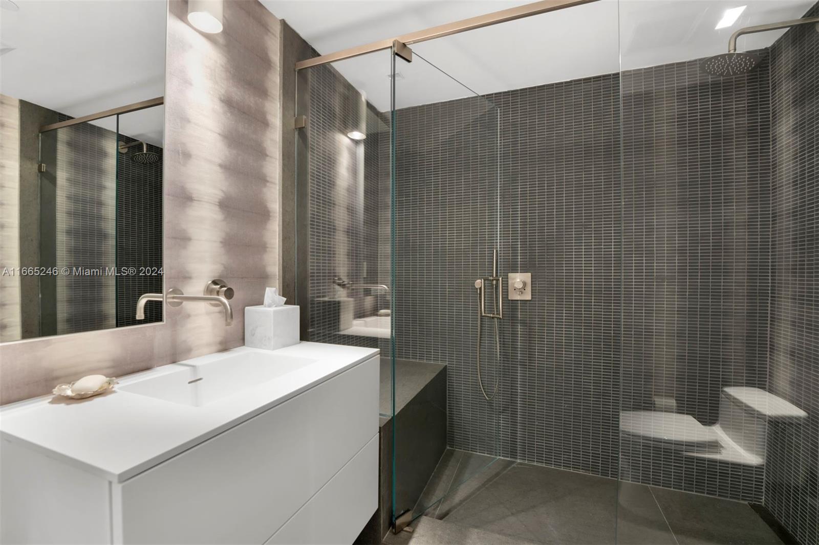 10 Venetian Way, Unit PH2/3 Miami Beach, FL 33139 - Photo 5 of 23