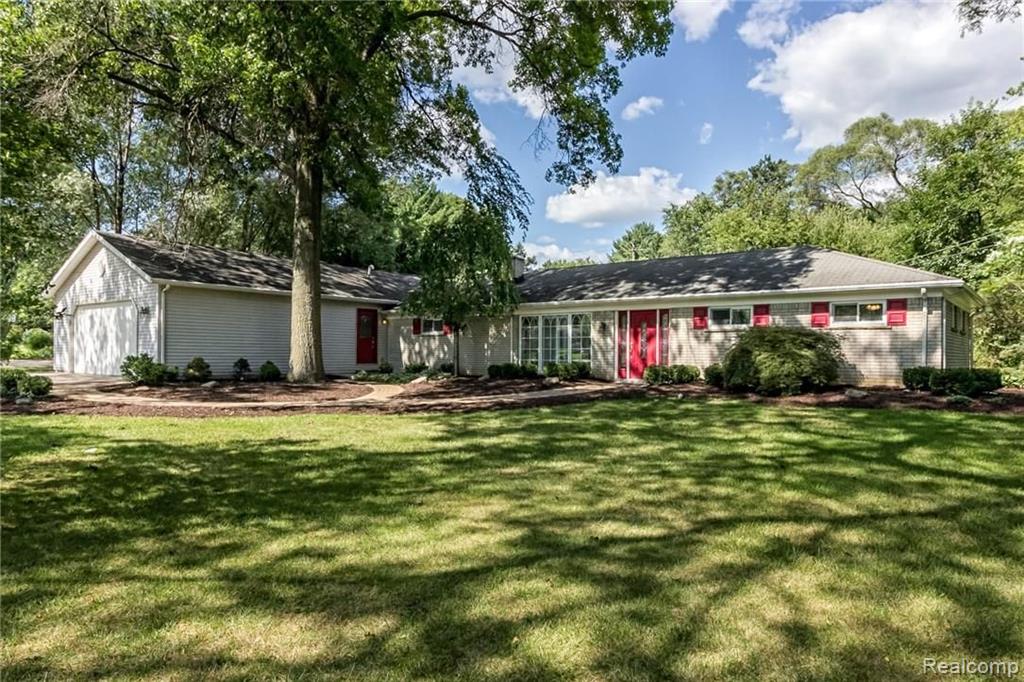 32740 Raphael Road Farmington, MI 48336 - Photo 3 of 36